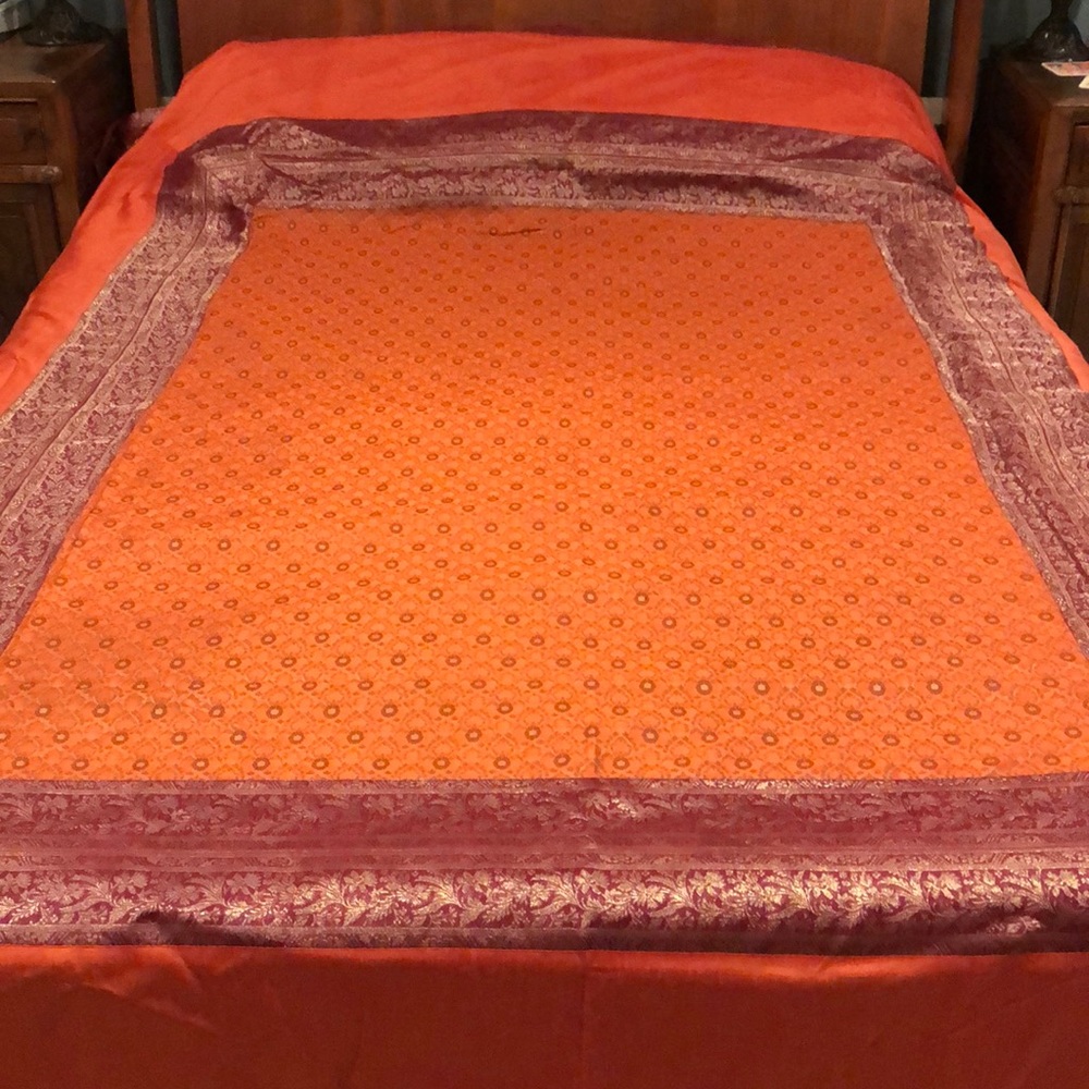 Absolutely stunning Queen duvet/comforter cover in pure Varanasi silk.